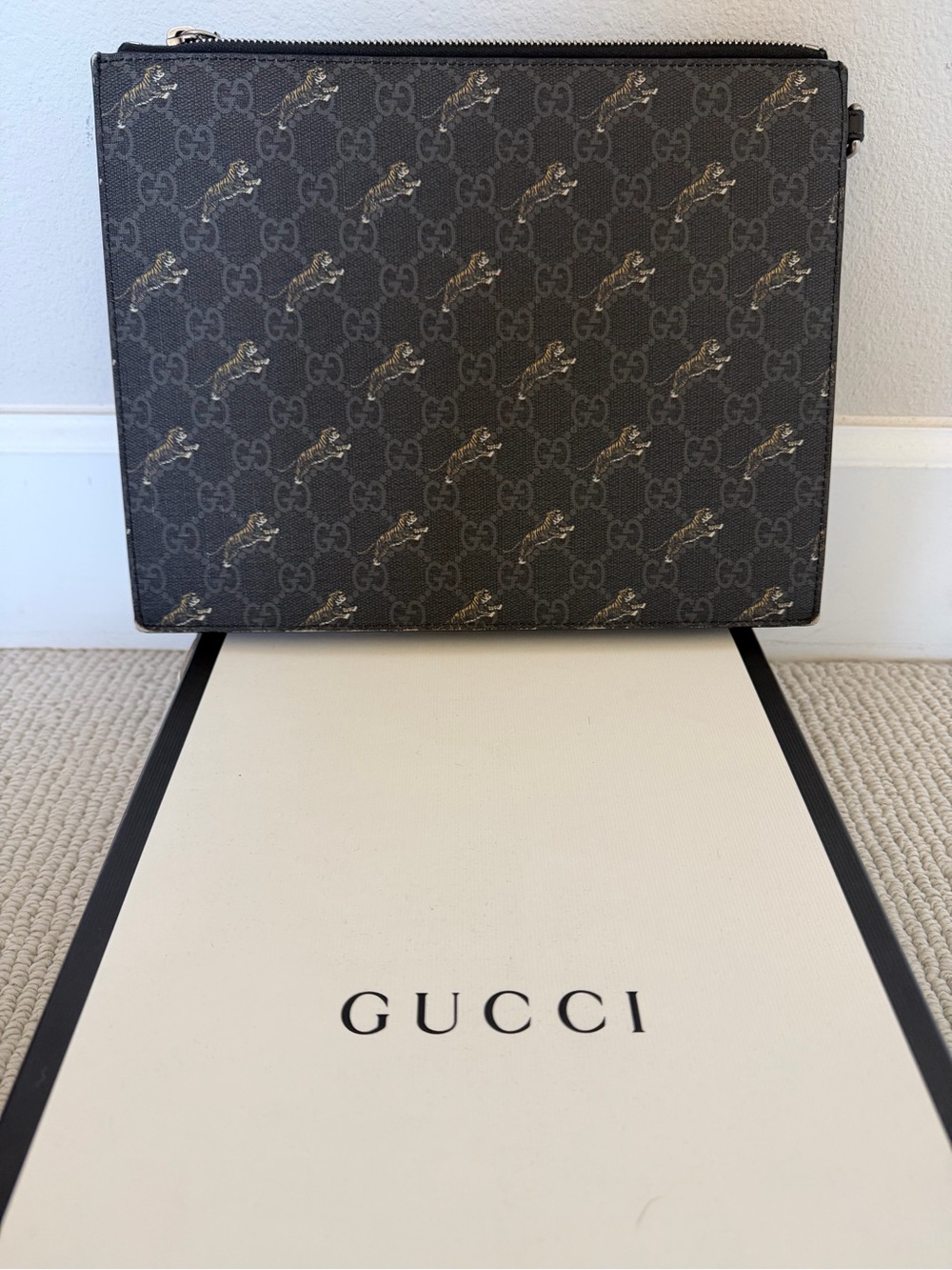 Gucci Brown GG Supreme Tiger Print Zip Pouch